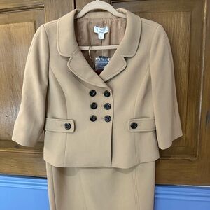 Adorable beige vintage Ann Taylor Loft skirt suit. Jacket and skirt.